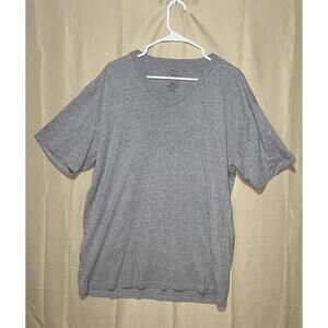 True Classic Men's Gray V-Neck T-Shirt Large